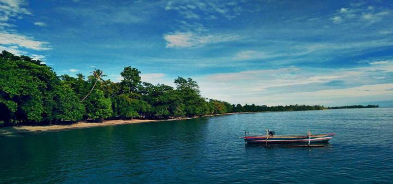 Tumpapa Beach in Indonesia