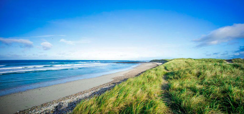 Elly Bay Beach in Ireland