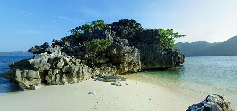 Sabitang Laya Island Beach in Philippines